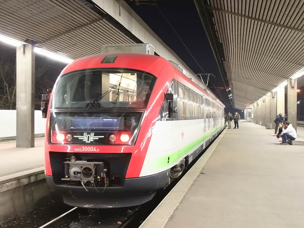 ЕМВ 30-003/004 се готви за поредното чифте към Перник