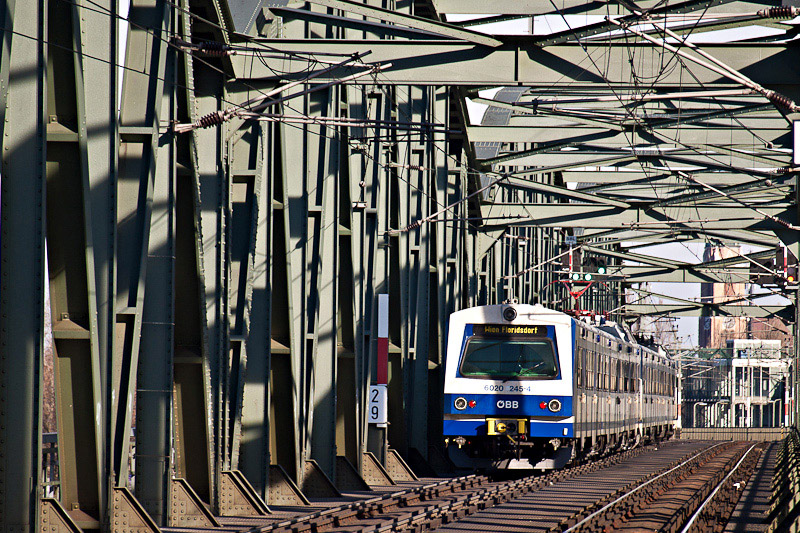 На моста